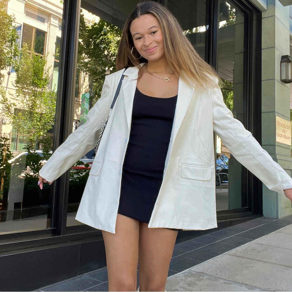 Oversized cream blazer
